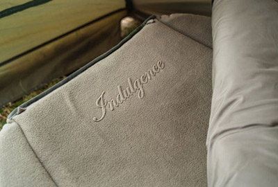 Bed Chair Nash Indulgence Junior SS Camo 4 pieds 4 saisons - description 06